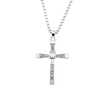 Le Collier à Croix de Dominic Toretto